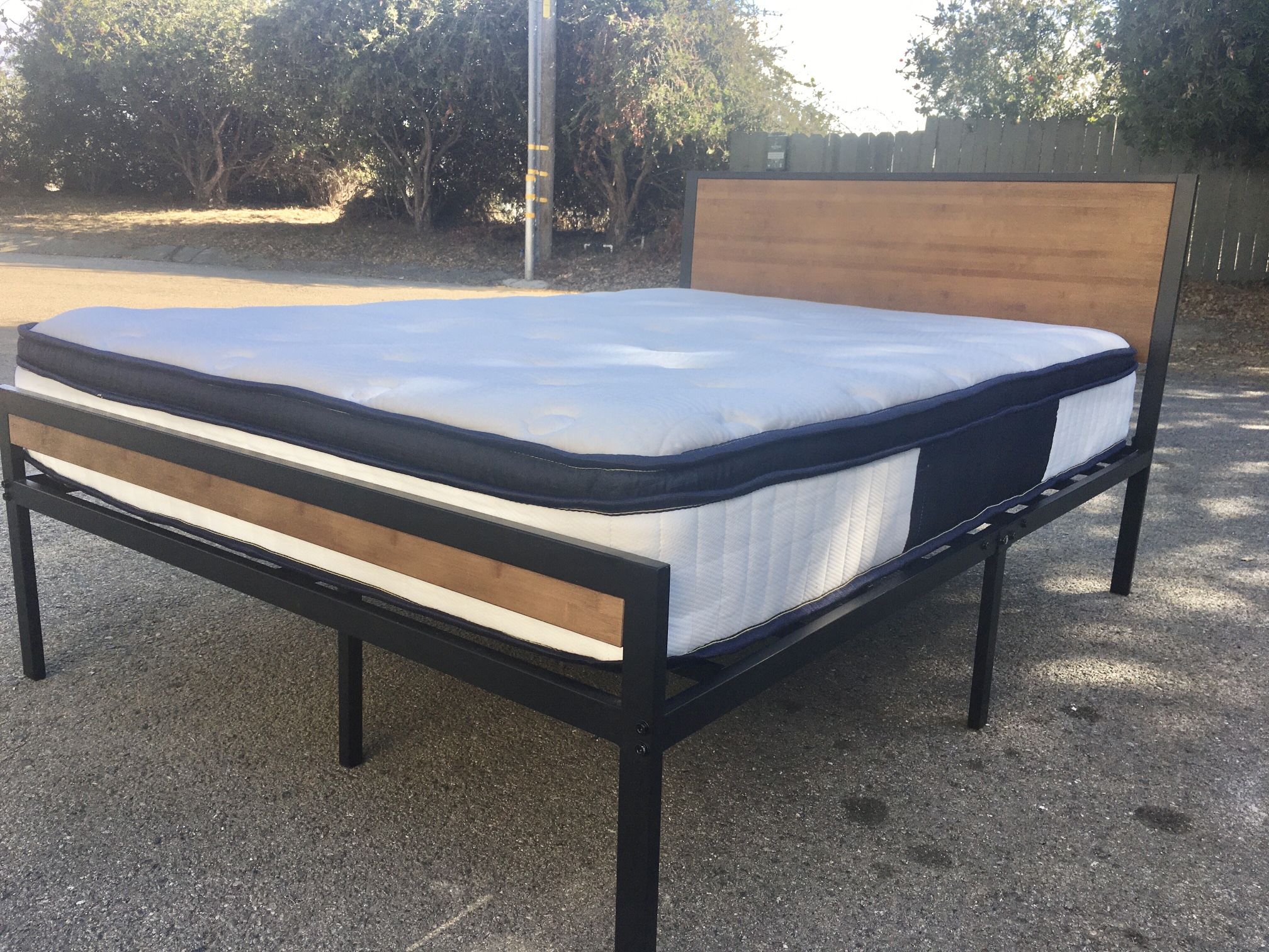 ****Full Size Bed With Mattress ****