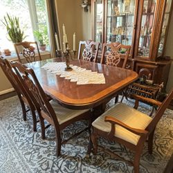 Antique Dining Room Set w/ 6 chairs & extension Leaf and China hutch.