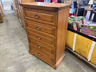 NEW CLASSIC Honey Creek 5 Drawer Dresser with Lift Top Chest