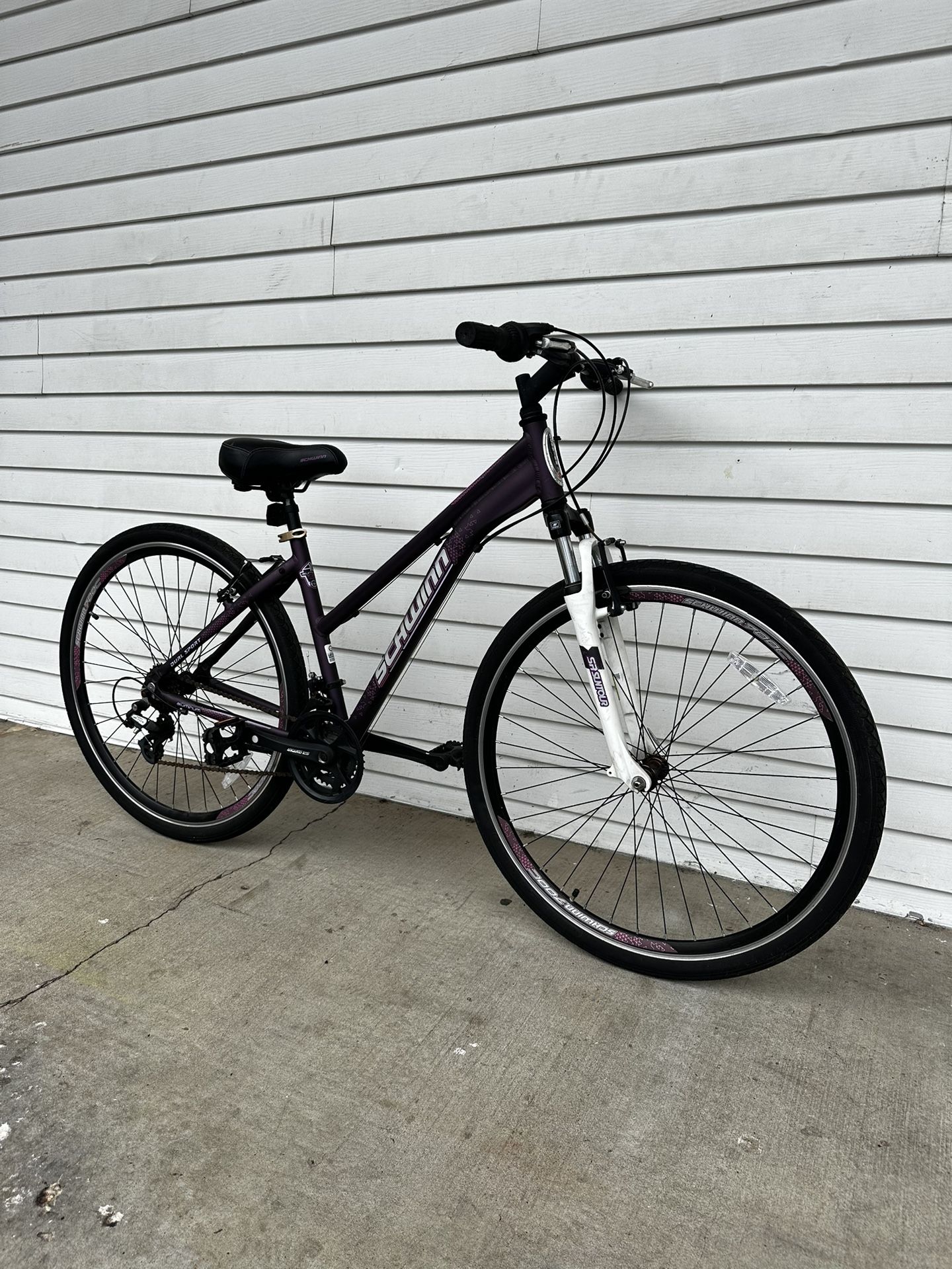 Schwinn Hybrid Bike