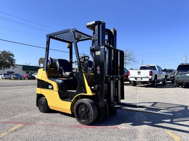 CAT Warehouse Forklift - Straight and Clean Ready to Work