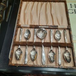 Vintage Tea/Dessert Spoons