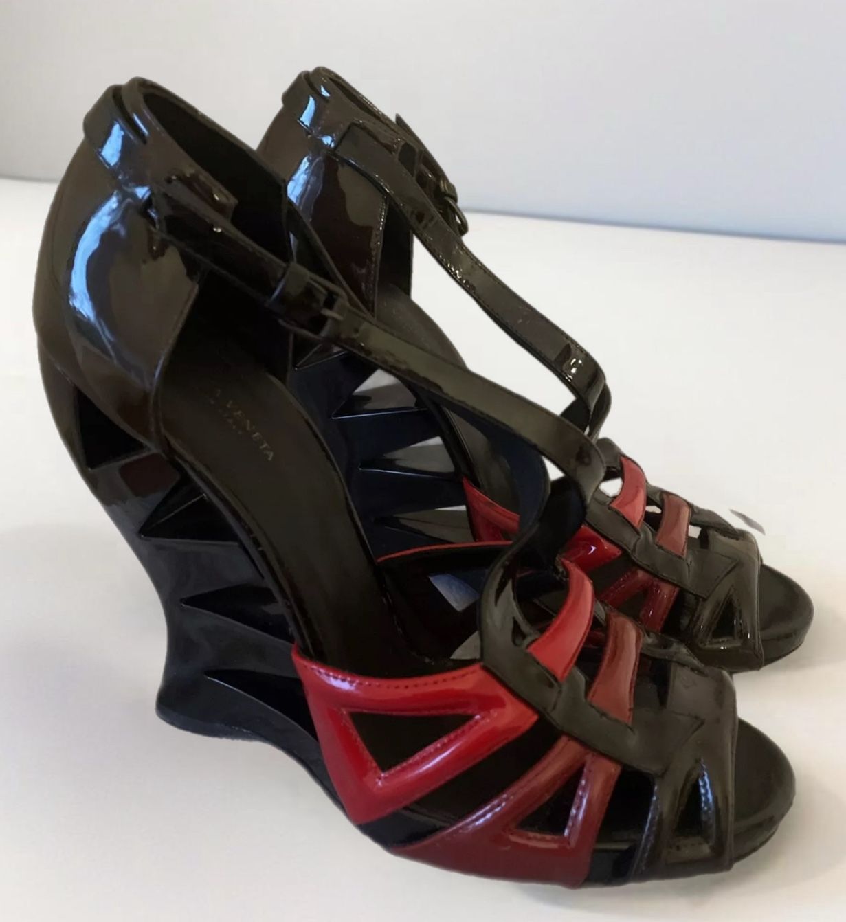 Bottega Veneta Cutout Wedges Sandals Sz 39/US9 Black Red Open Toe MSRP $1500