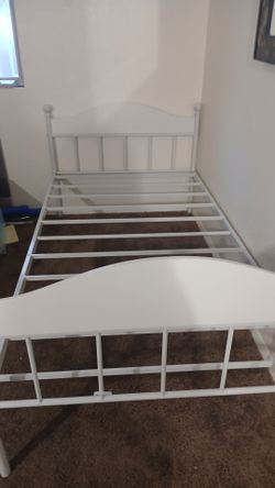 Cama nueva con colchones nuevos solo la arme para la foto