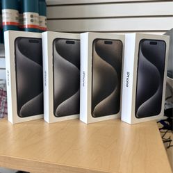 New iPhone 15 Pro Max 256gb Unlocked With Warranty ( Payments Available) Habla Espanoil 