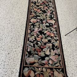 Vintage wall rug floral