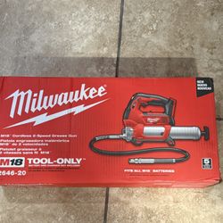 Milwaukee 18v Grease Gun