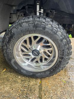 (4) Fuel Triton D609 Chrome wheels 20x12