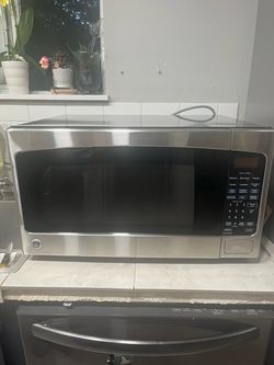 GE Stainless Steel Countertop Microwave