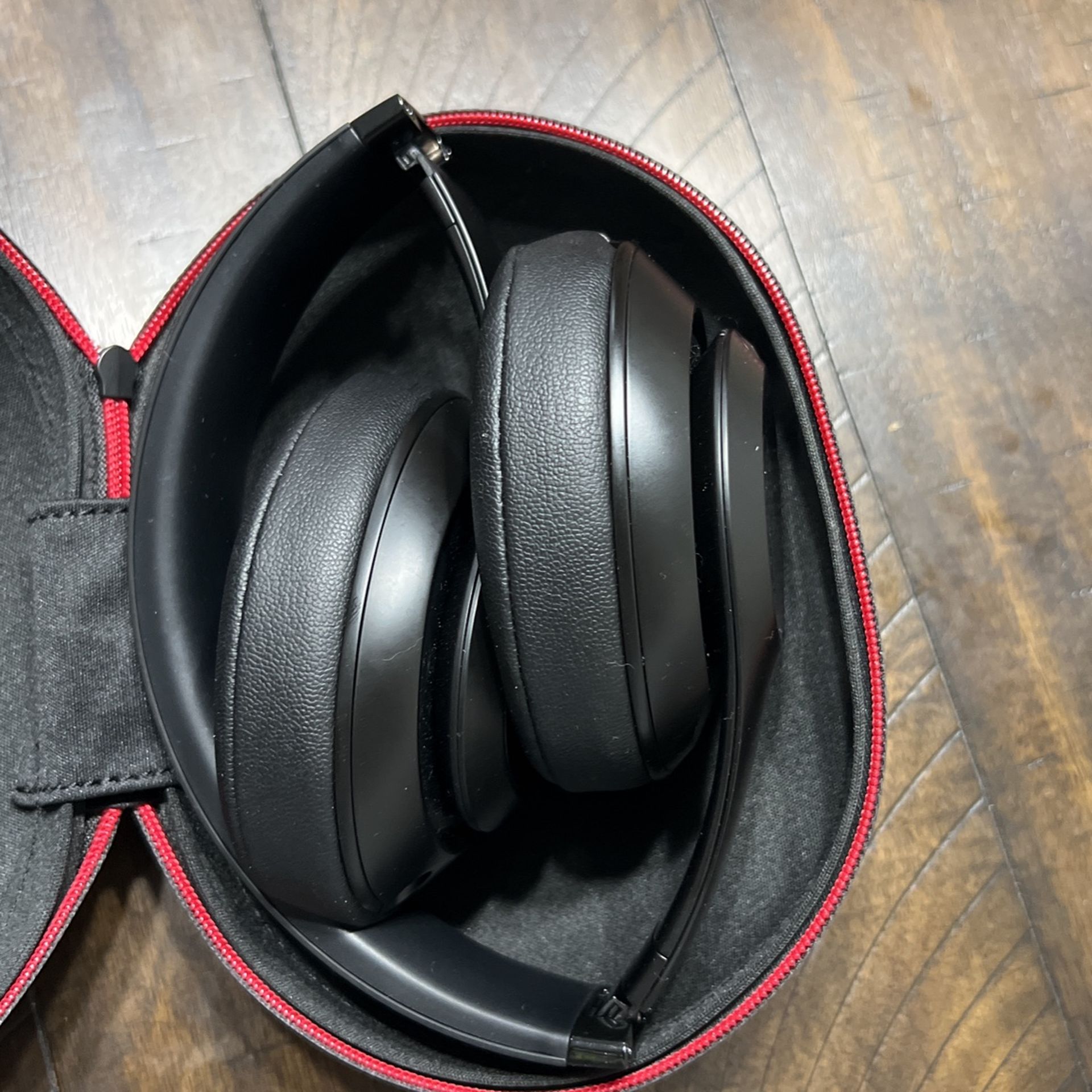 Beasts Studio 3 Noise Cancellation 