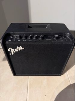 Fender Mustang LT25