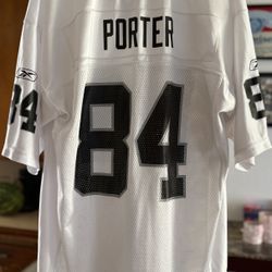 Jerry Porter #84 Raiders Jersey Size Large.