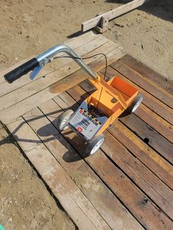 Rust-Oleum striping machine