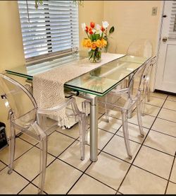 Mid Century Modern 4 Ghost Chair (Clear) Set