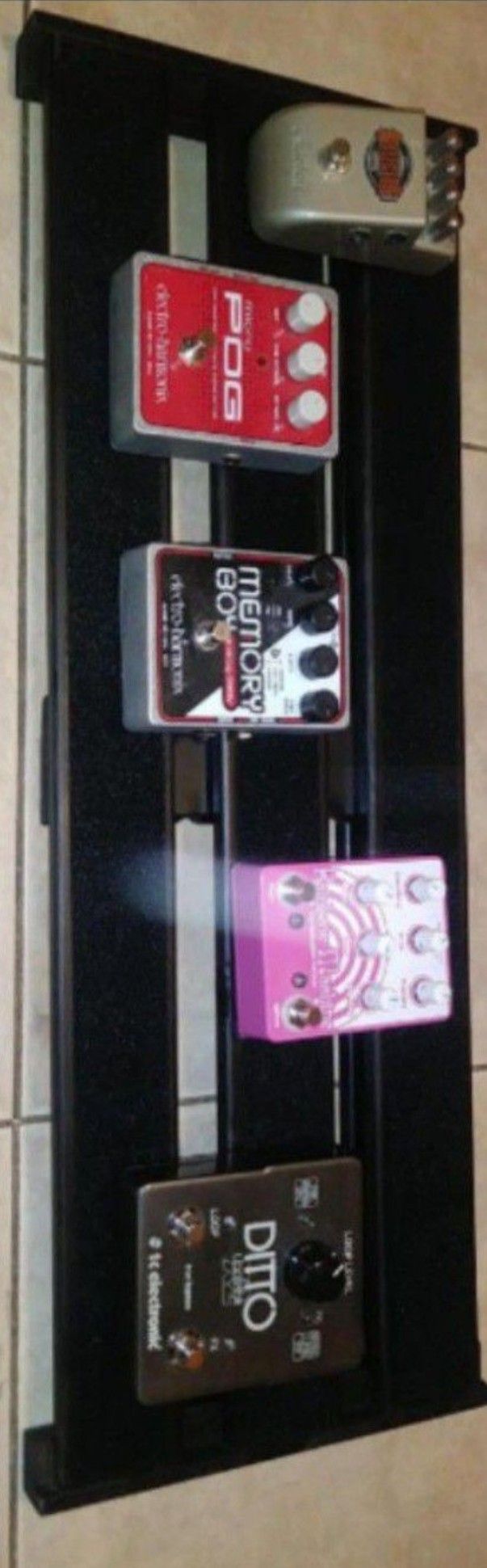 LARGE Black Wood pedalboard for effects pedals - earthquaker JHS Boss ehx mxr strymon wampler tc electronic - Pedals not included - Demo ONLY