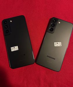 2 unlocked Samsung Galaxy S22 $200 each or $300 for 2 firm!