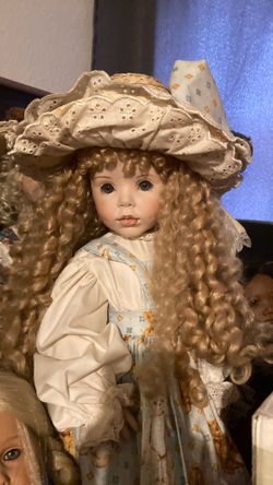 Doll maker Dolls
