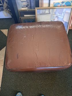 Leather Ottma.n