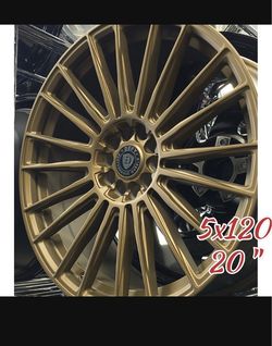 Clean 20s ready to transform your ride! 🛞🔥 ​⚡ Size: 20" 💥 Bolt Pattern: 5x120 🚗 Fits: BMW, Chevy Camaro, Honda Civic Type R, Tesla, Acura & more! 