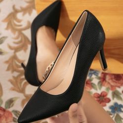 Black Heels Size 8 