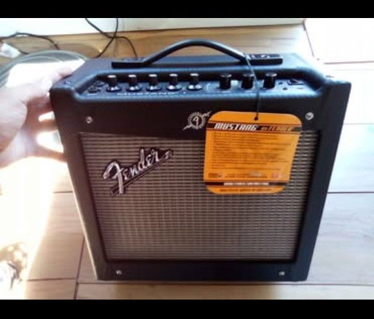 Brand New Fender Amplifier Mustang 1