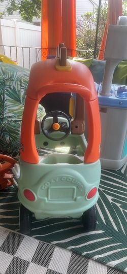 Little tike car