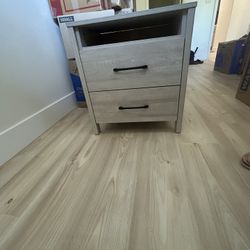 Modern Light Wood Nightstands – Set of 2