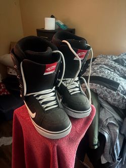 Vans Snowboarding boots mens size 10