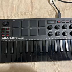 AKAI mpk mini midi 