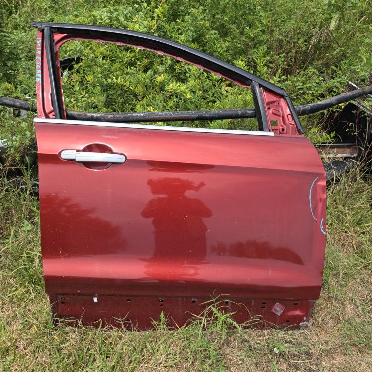 2013 To 2019 Ford Escape Right Front Door