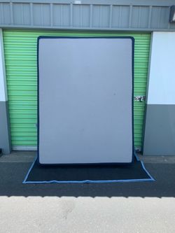 QUEEN BOXSPRING (Like New)