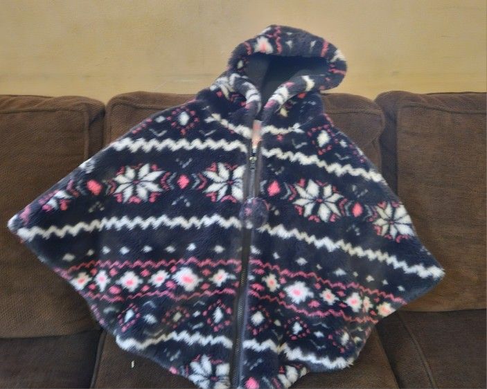 Girls' Fleece Cozy Shawl
