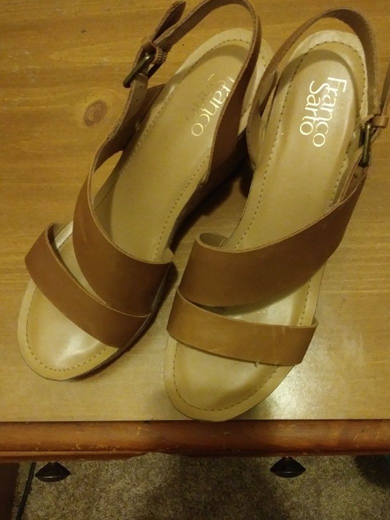 Women's tan Wedge Sandal
