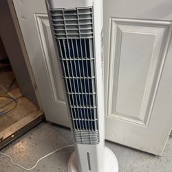 New Arctic Oscillating Air Tower 38”. Works As It Should. Must Pickup