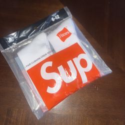 Supreme socks