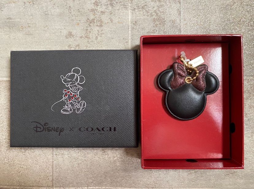 Disney Coach Minnie Mouse Pink Bow Hangtag Keychain Bag Charm