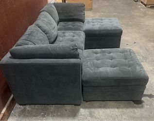 Thomasville Tisdale Modular Sectional + 2 Storage Ottomans