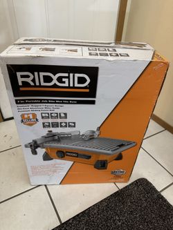 New in Box RIDGID 7” portable job site wet tile saw #R4020