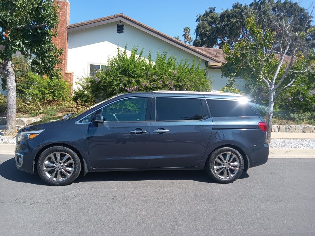 2016 KIA Sedona
