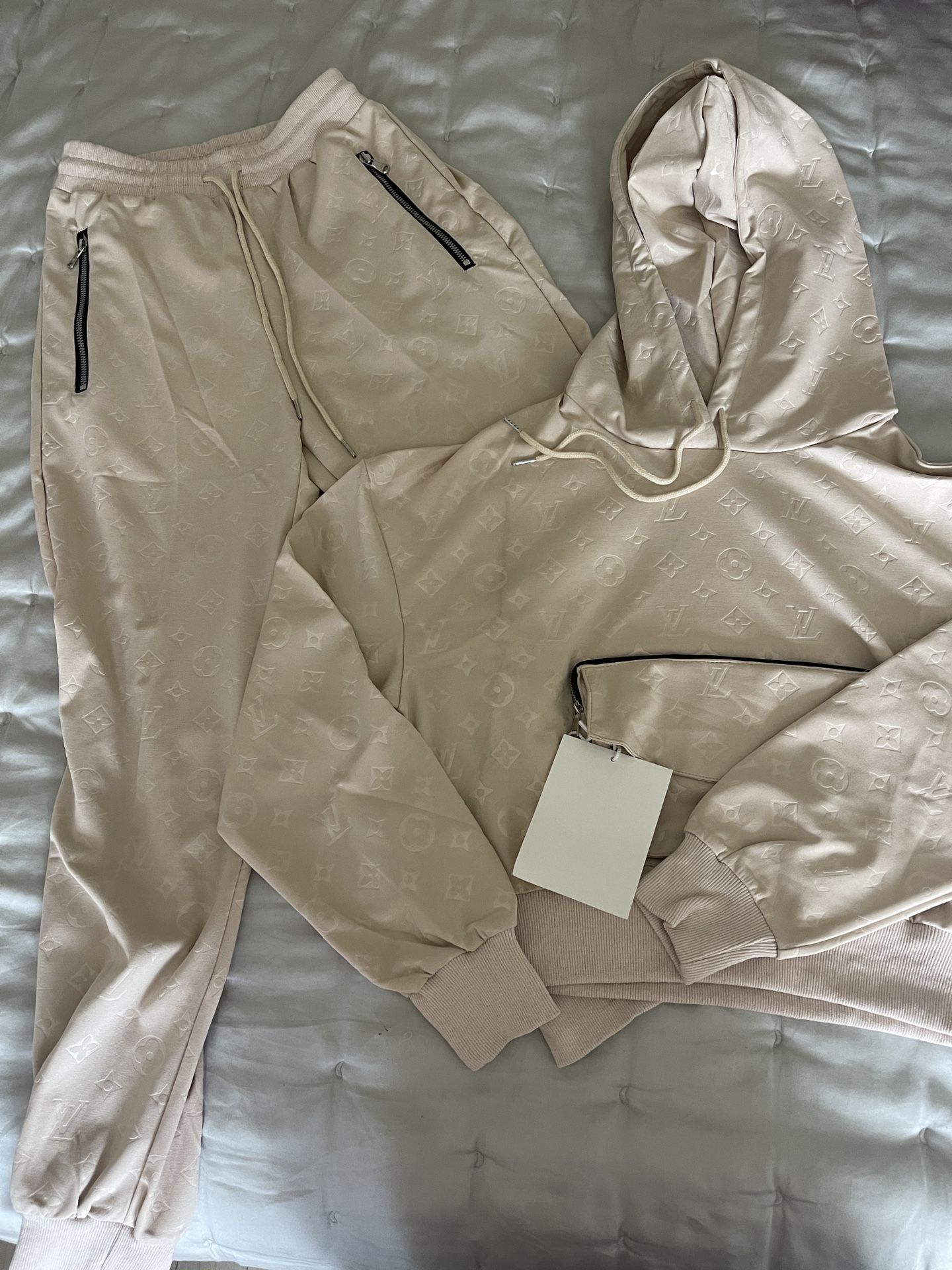 Cream/Tan Women’s Jogger Set