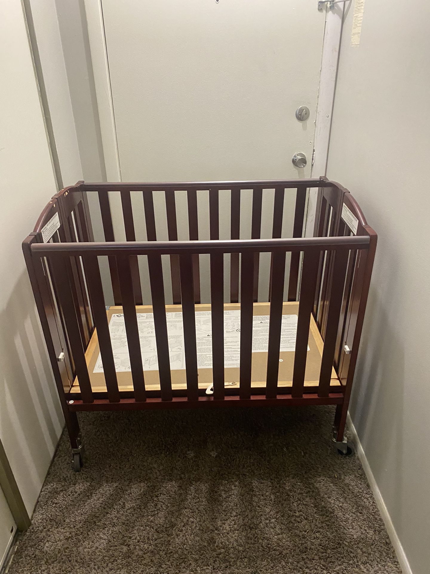 Foldable Baby Crib 