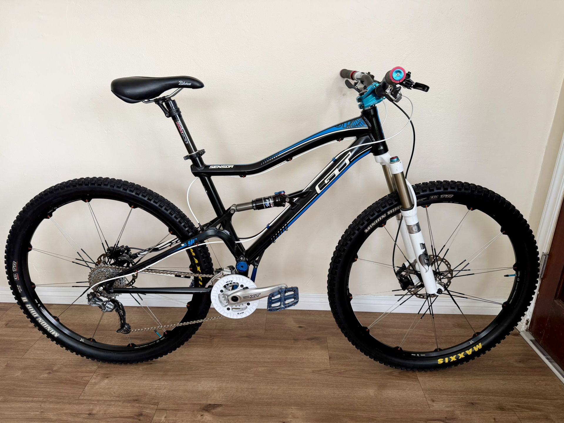 GT Sensor 29er Full Suspension MTB