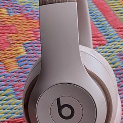Beats By Dre Studio Pro 4