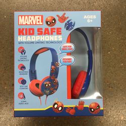 NWT spiderman headphone