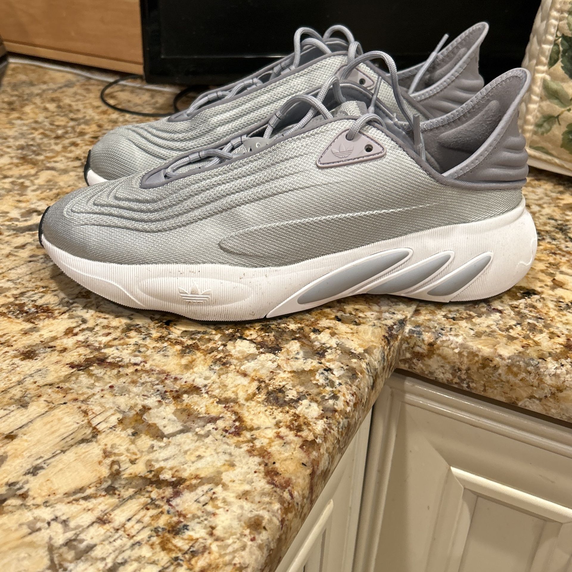 Adidas Sz 10.5