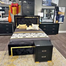  🍀GOLD& BLACK.4-Piece (Bed, Dresser, Mirror, Nightstand)  Pepe  Panel Upholstered Bedroom Set