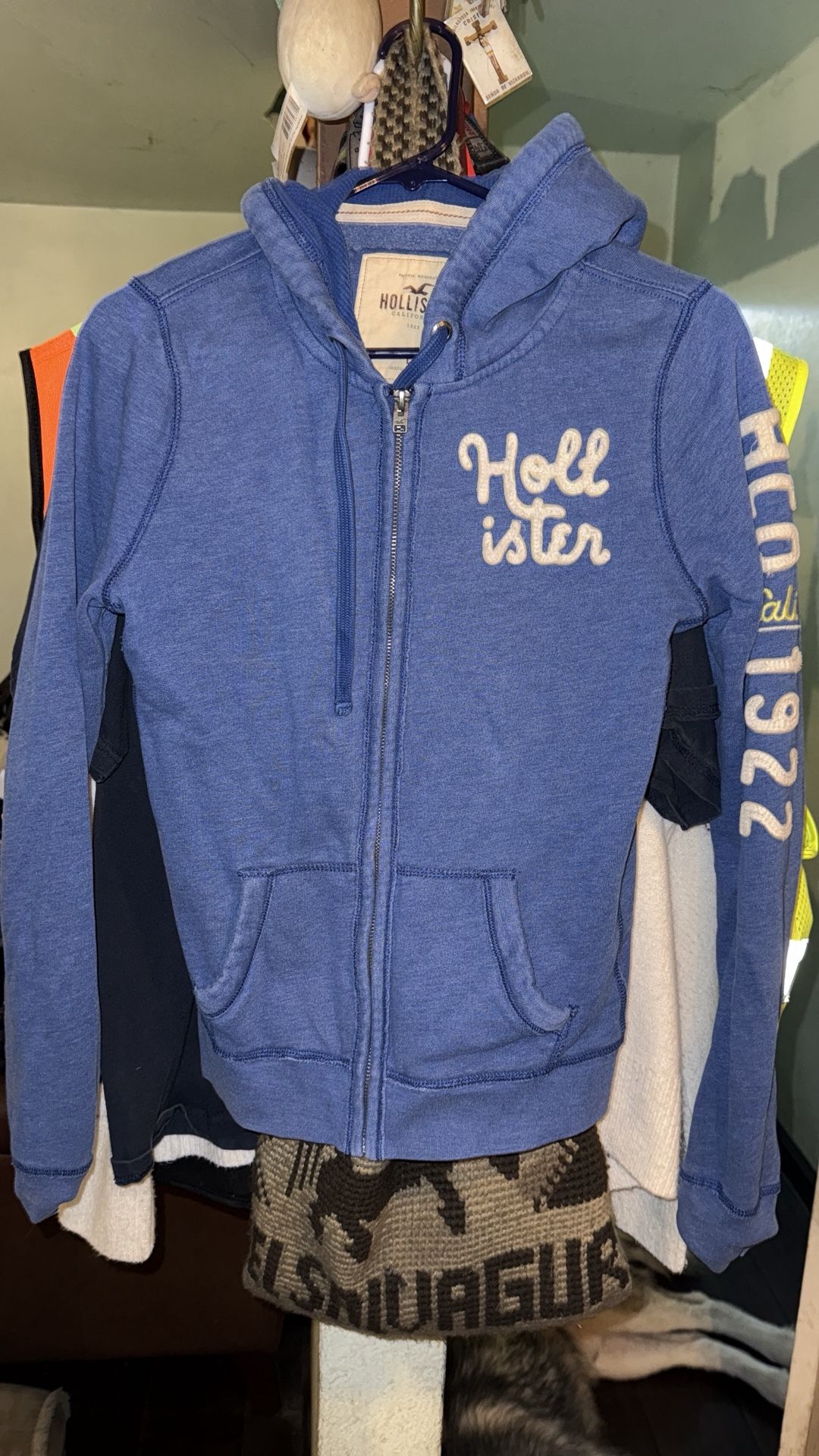 Hollister Blue sweater Size large womans