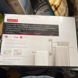 Delta towel rack