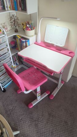 Kids Adjustable Desk and Chair Set