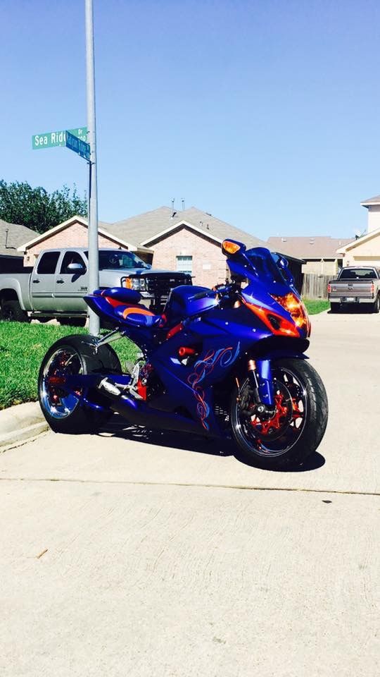 06 gsxr 1000 18k miles, custom paint, 300 fat tire kit ...